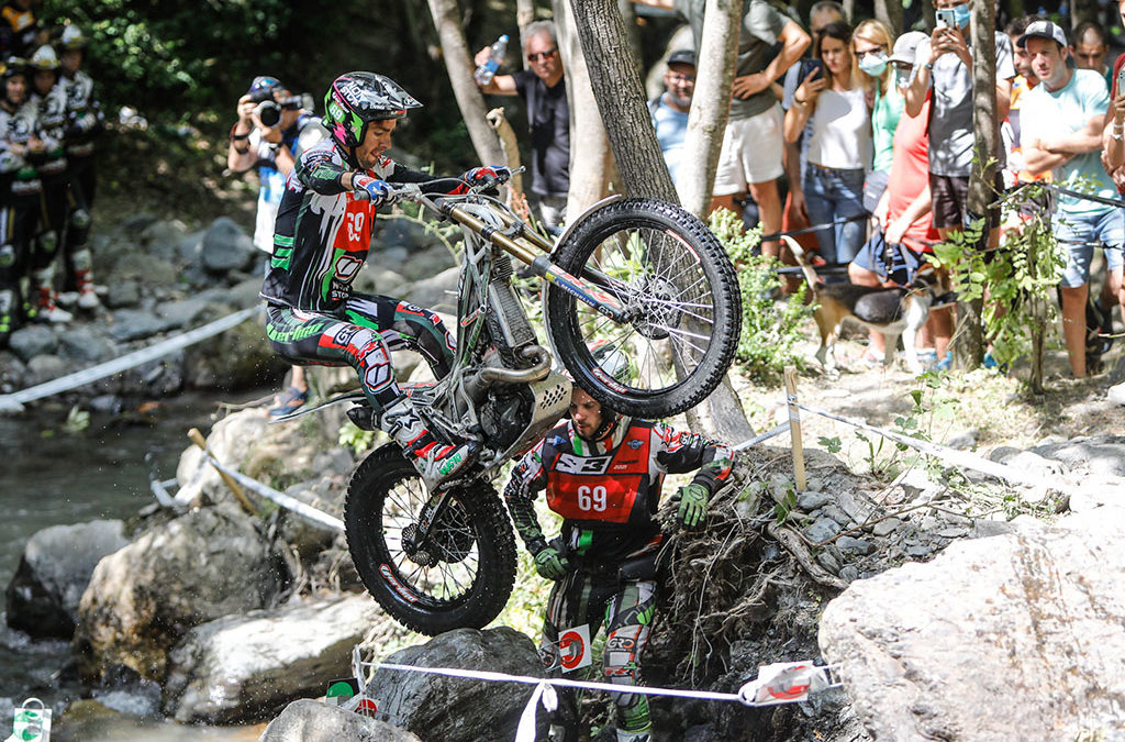 JAIME BUSTO SE EXHIBE EN EL TRIALGP DE ANDORRA CON UN ESPECTACULAR PODIO
