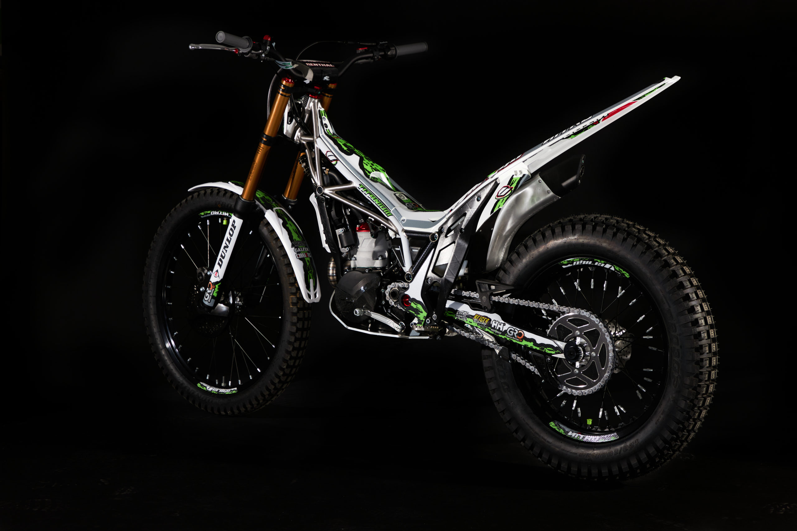 Titanium_2022_2201070060